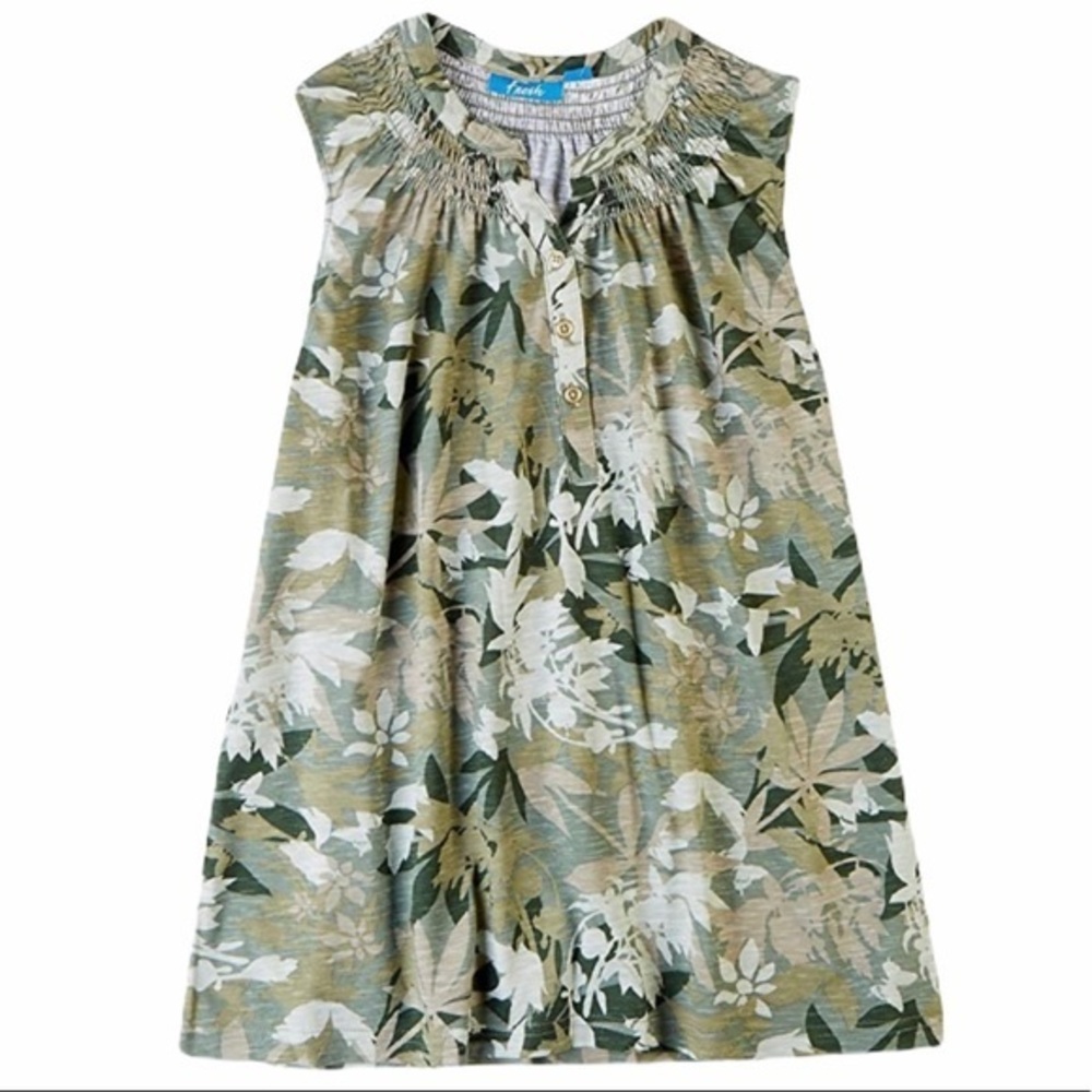 Fresh 1X sage camo foliage print sleeveless blouse
